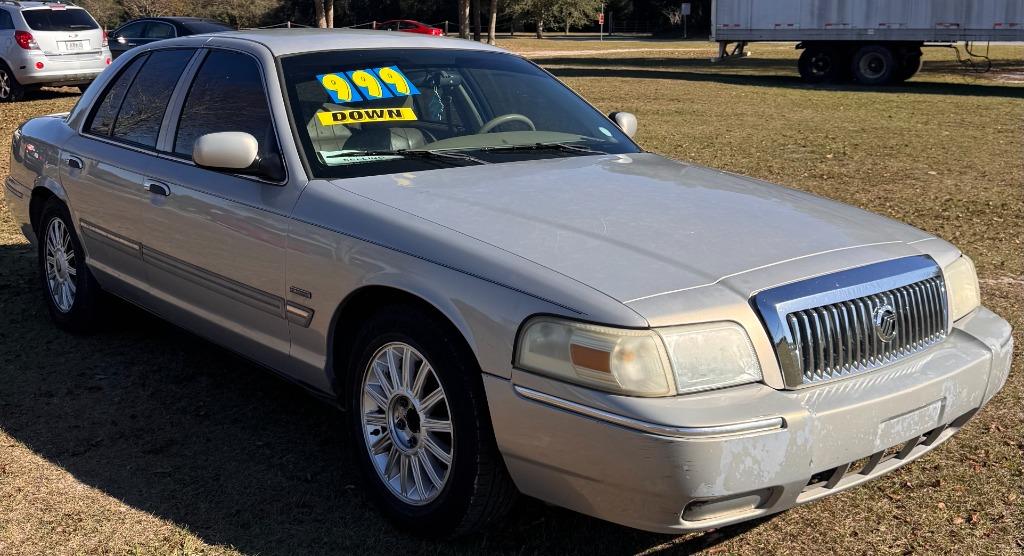 2009 Mercury Grand Marquis LS's photo