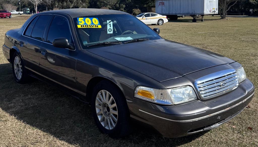 2003 Ford Crown Victoria Commercial Police Package's photo