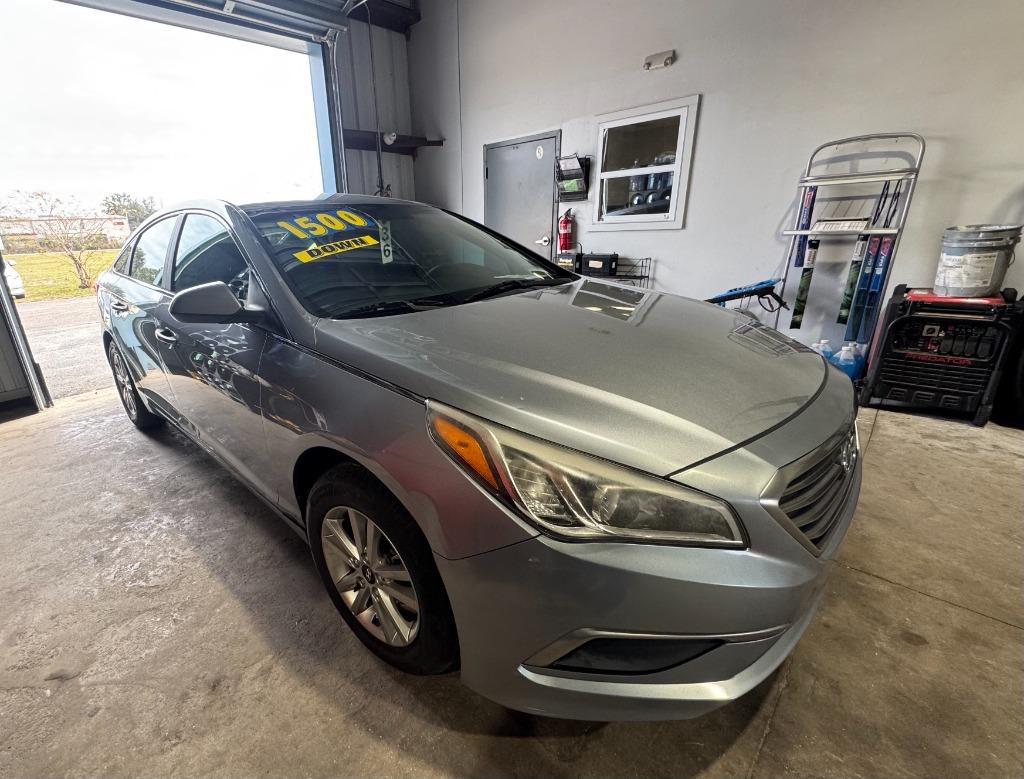 2017 Hyundai Sonata Base's photo