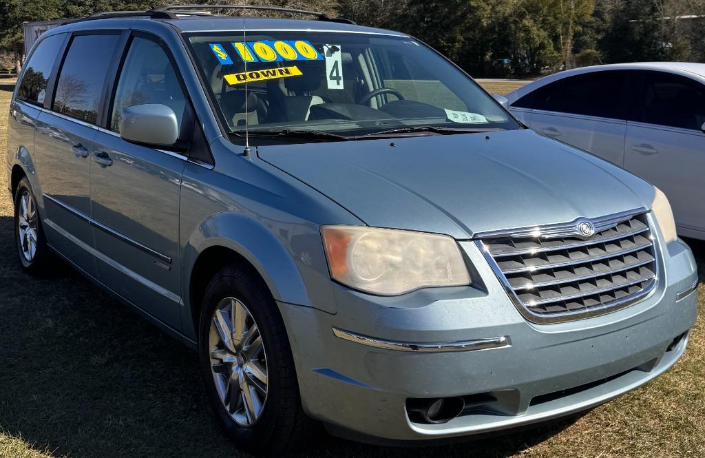 2010 Chrysler Town & Country Touring's photo